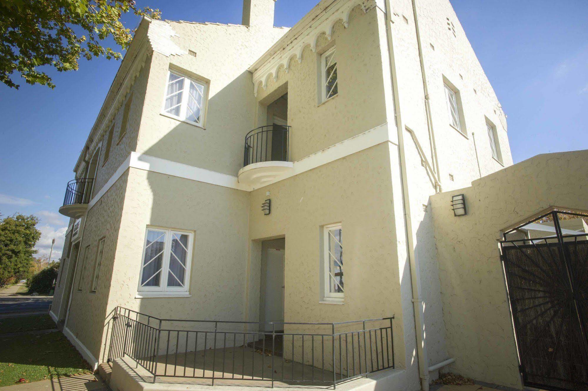 Globe Apartments Wagga Wagga Bagian luar foto
