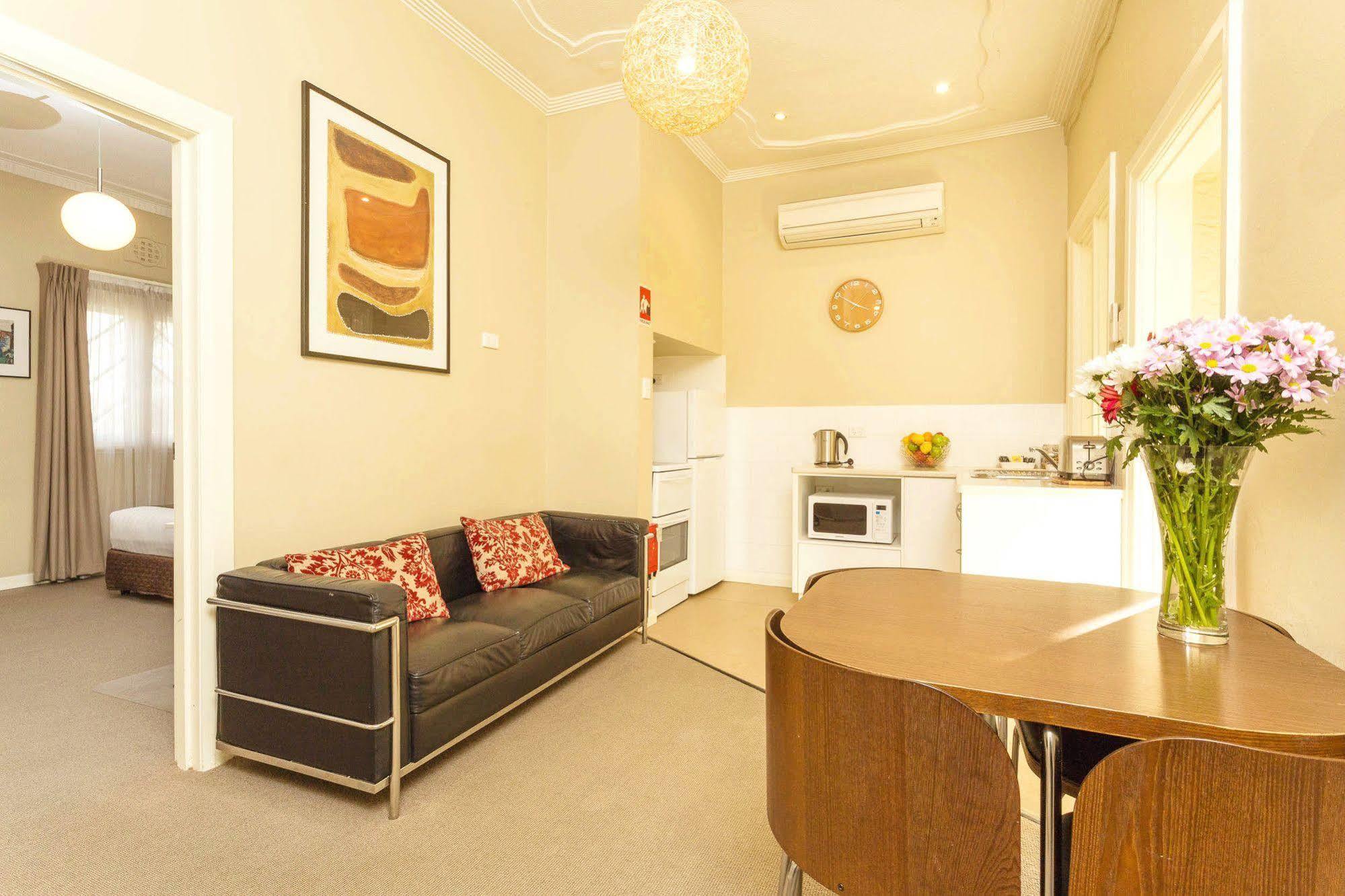 Globe Apartments Wagga Wagga Bagian luar foto
