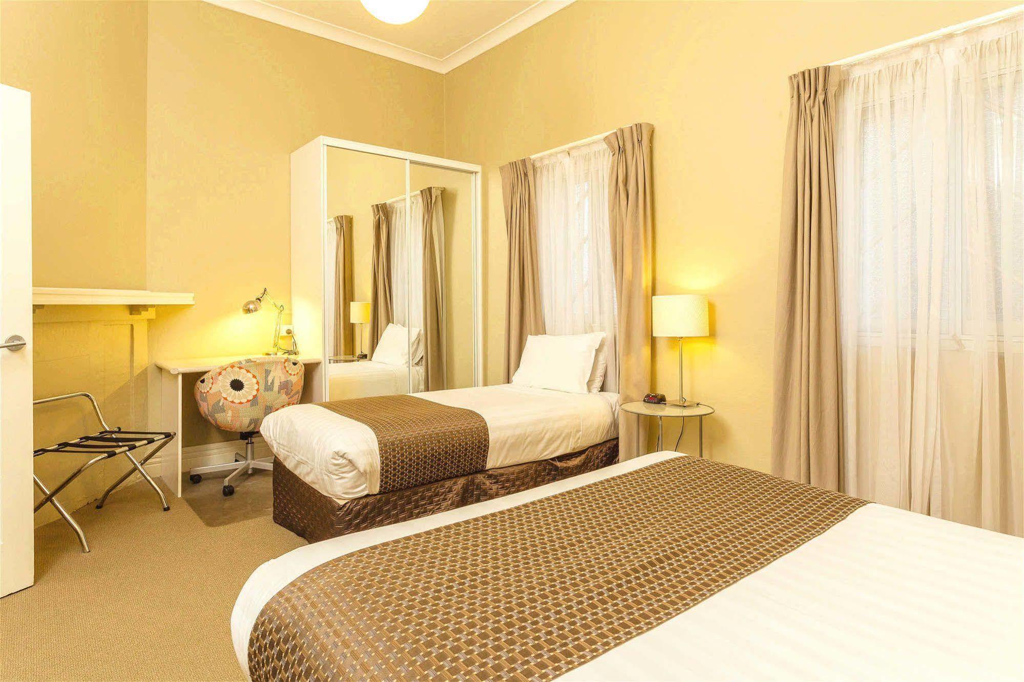 Globe Apartments Wagga Wagga Bagian luar foto